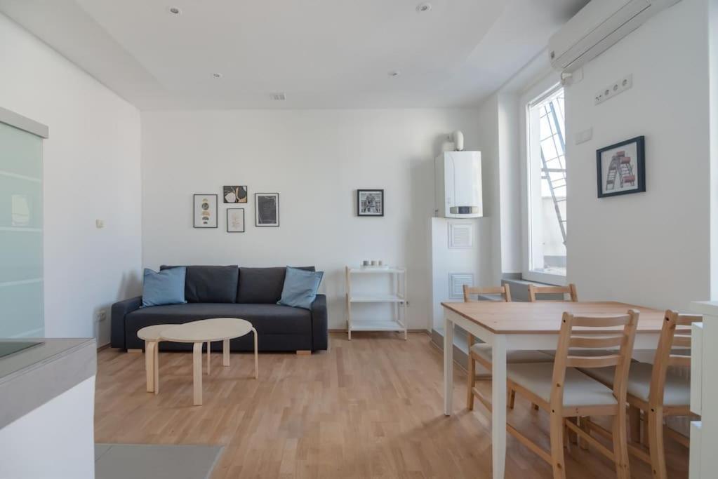 Apartmán Grosse Terrasse, Klimaanlage Und U-Bahn Naehe Vídeň Exteriér fotografie