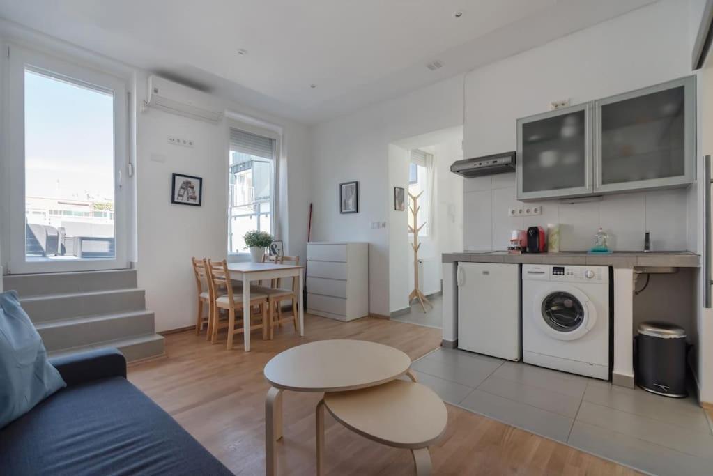 Apartmán Grosse Terrasse, Klimaanlage Und U-Bahn Naehe Vídeň Exteriér fotografie