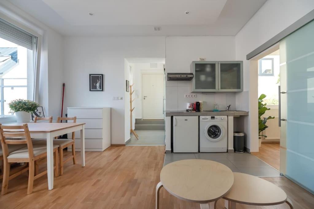 Apartmán Grosse Terrasse, Klimaanlage Und U-Bahn Naehe Vídeň Exteriér fotografie