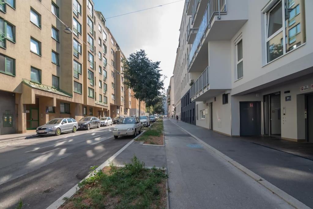 Apartmán Grosse Terrasse, Klimaanlage Und U-Bahn Naehe Vídeň Exteriér fotografie