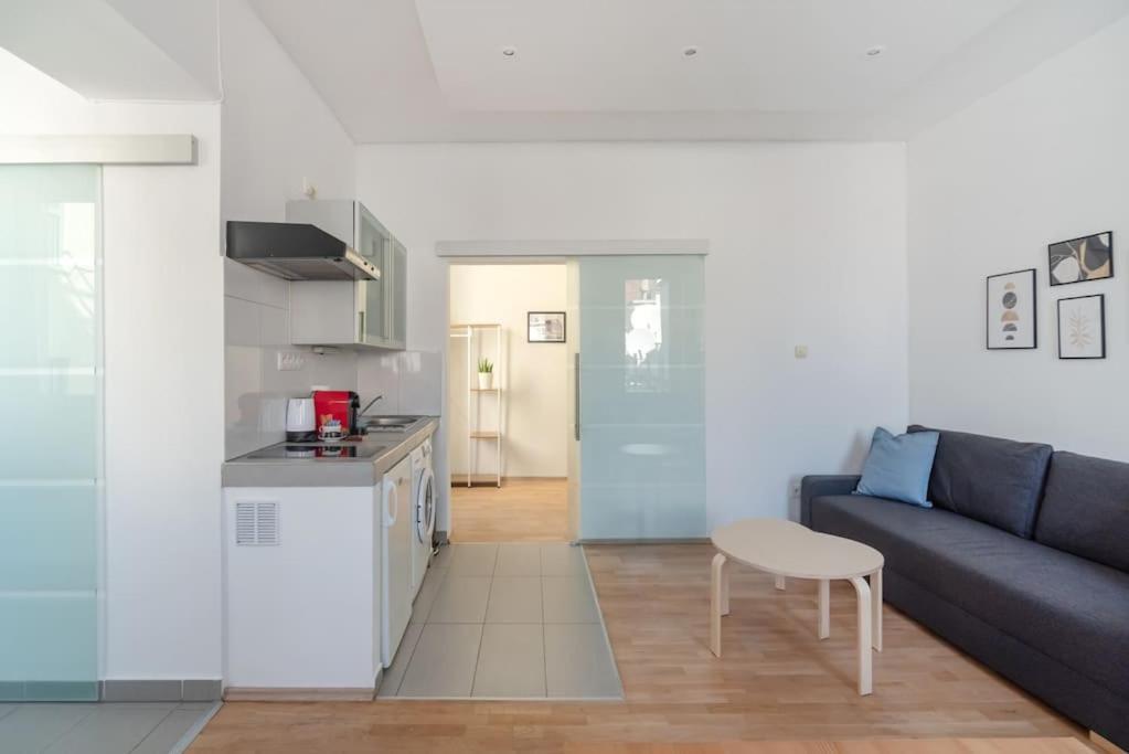Apartmán Grosse Terrasse, Klimaanlage Und U-Bahn Naehe Vídeň Exteriér fotografie